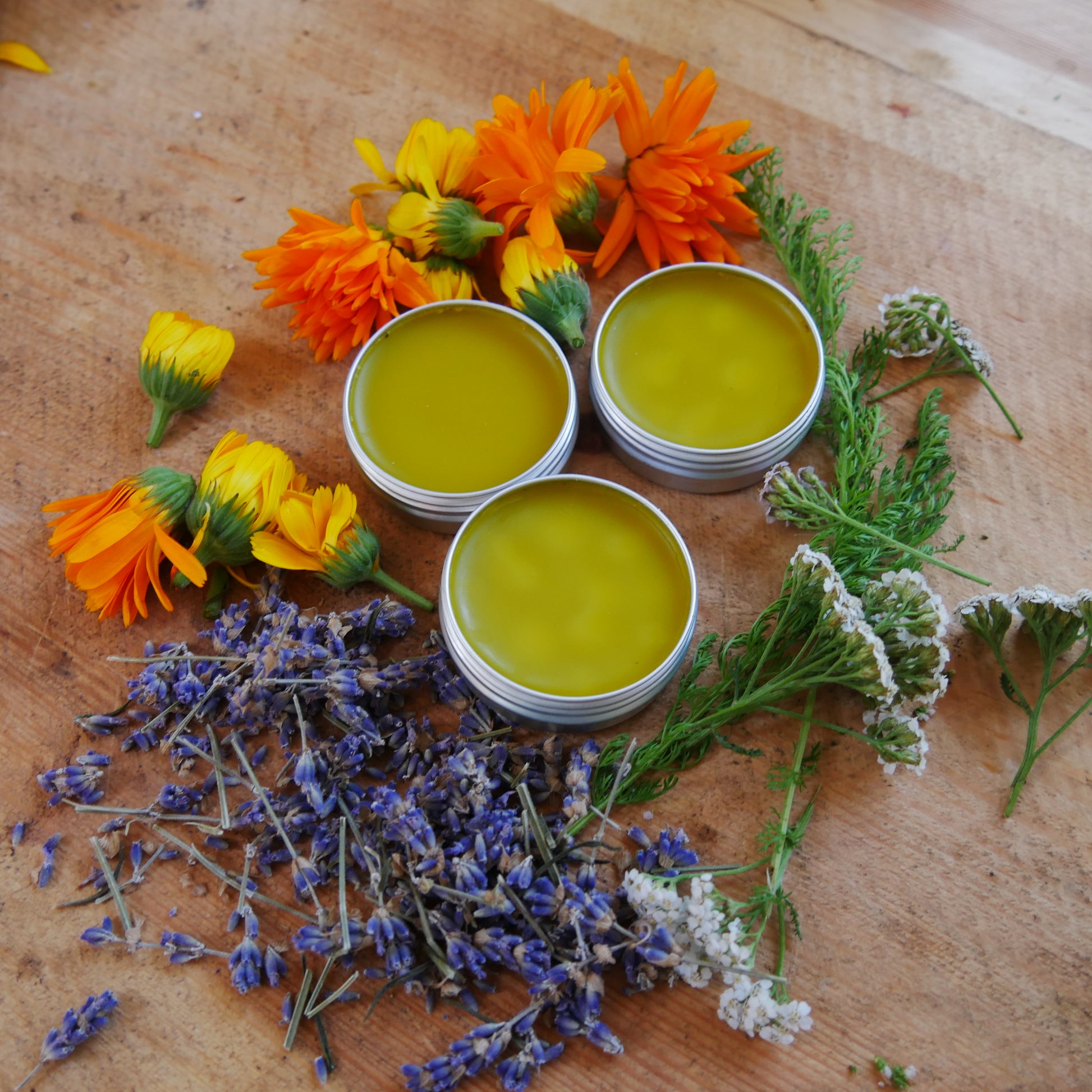 SKIN RELIEF SALVE - RINGBLOMMOR, RÖLLEKA & LAVENDEL